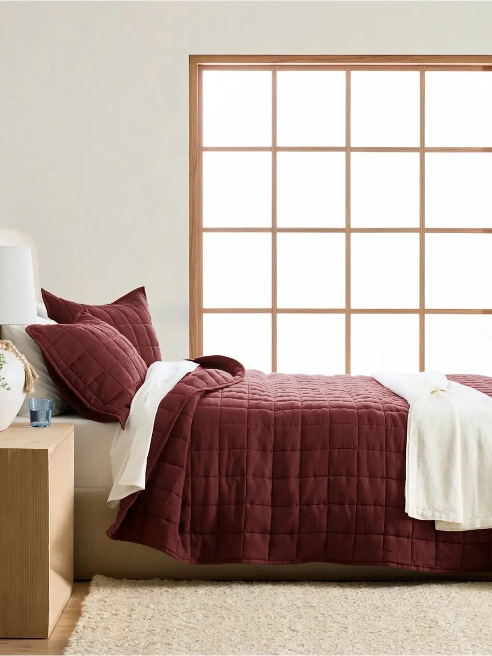 Quince European Linen Box Quilt in Burgundy King/Cal King 1020